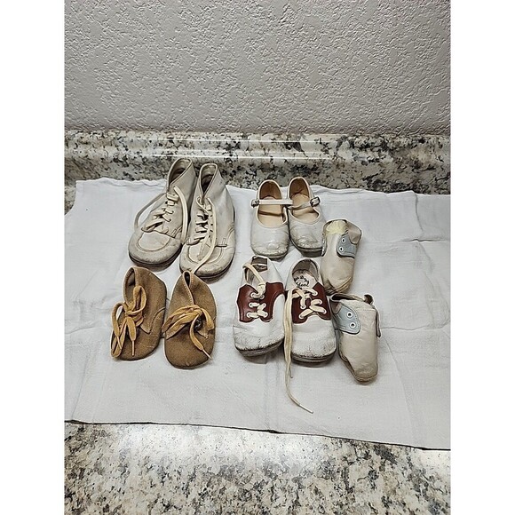 Vintage 60s   Baby  And Toddler Shoes mixed Sizes Leather Hard Soles - Picture 1 of 10